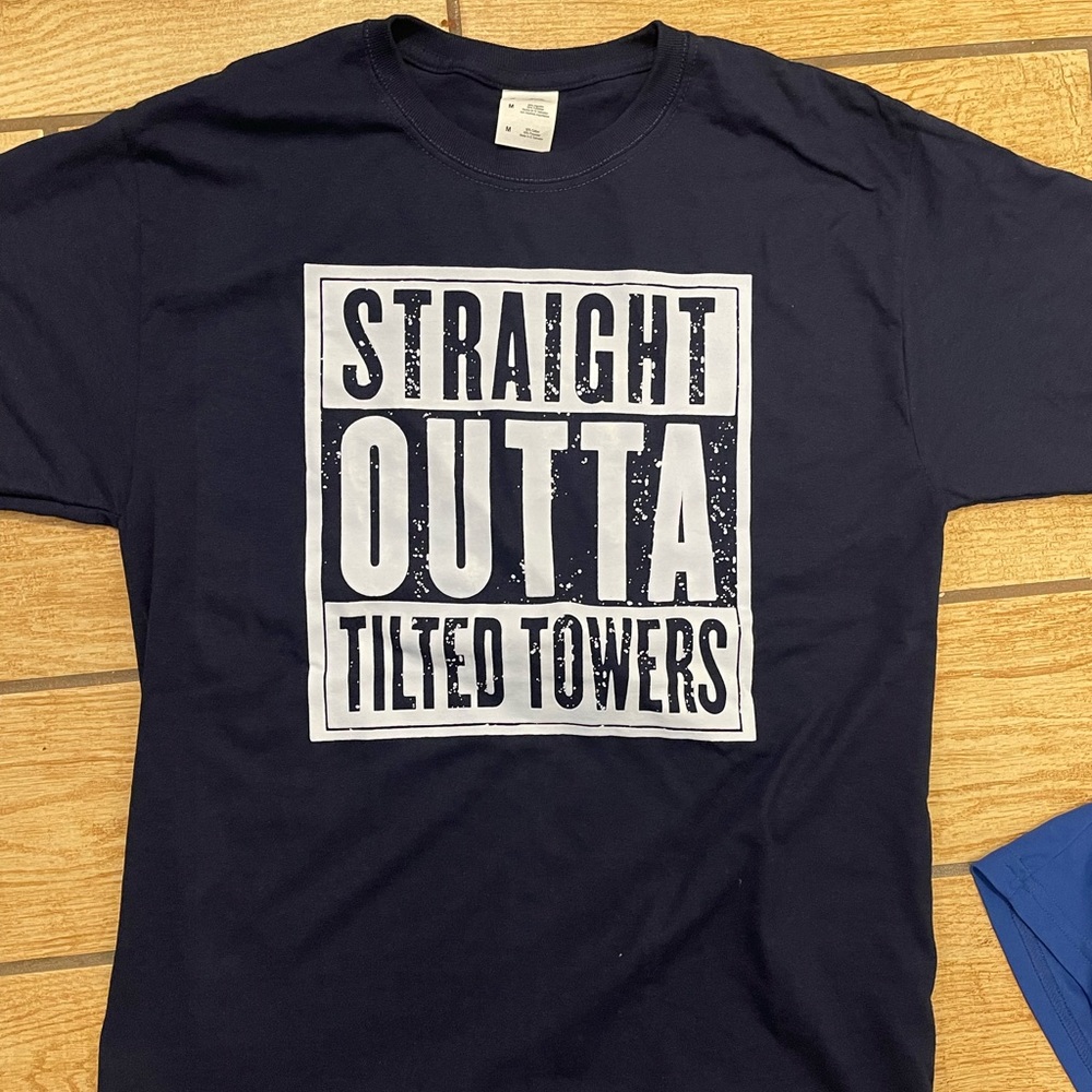 T-shirt man color Black like new.!!